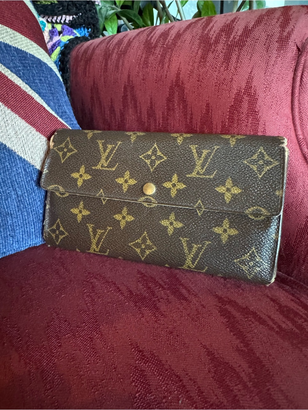 Louis Vuitton Monogram Sarah Wallet in Brown and Gold *snap loose